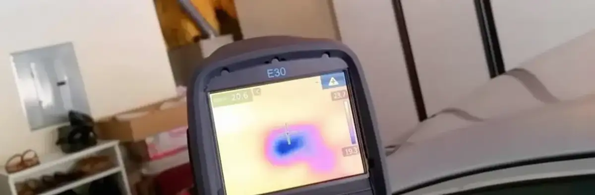 mold inspection using thermal imaging technology to detect moisture and hidden mold in a home in San Antonio, TX